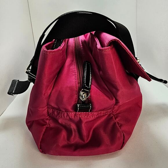 Kenneth Cole Reaction Magenta Pink Nylon Bag - Picture 8 of 16
